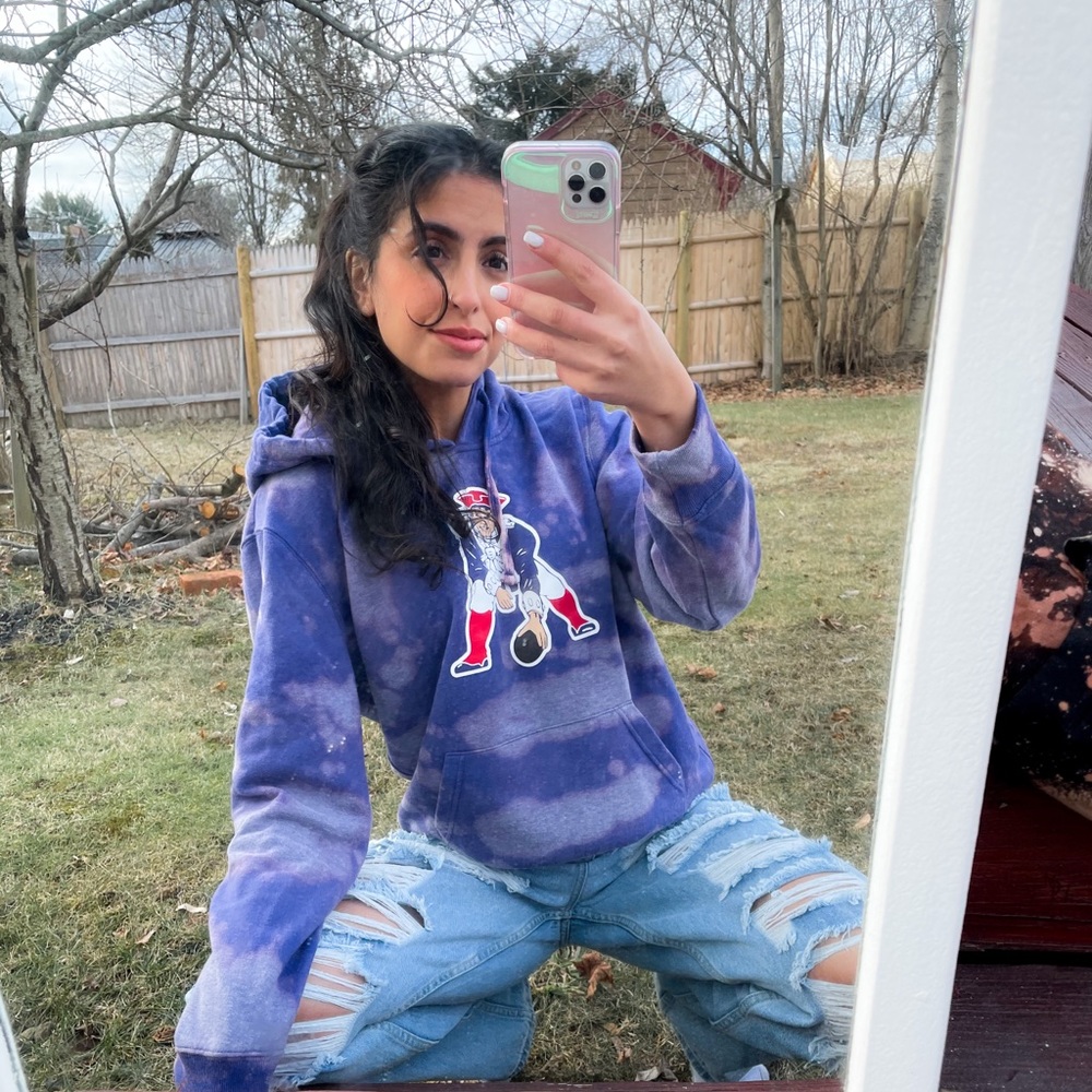BRAND NEW large Patriots sweatshirt